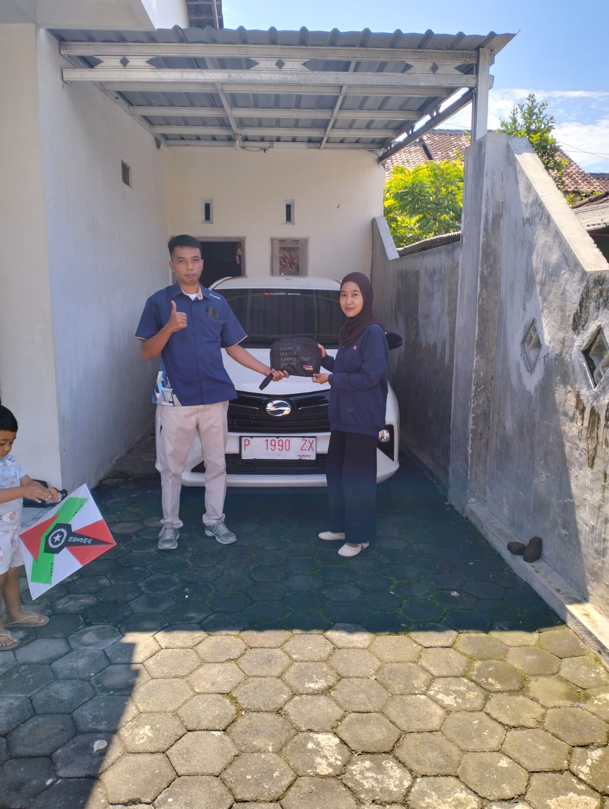 Showroom Family Center ramah anak dan keluarga